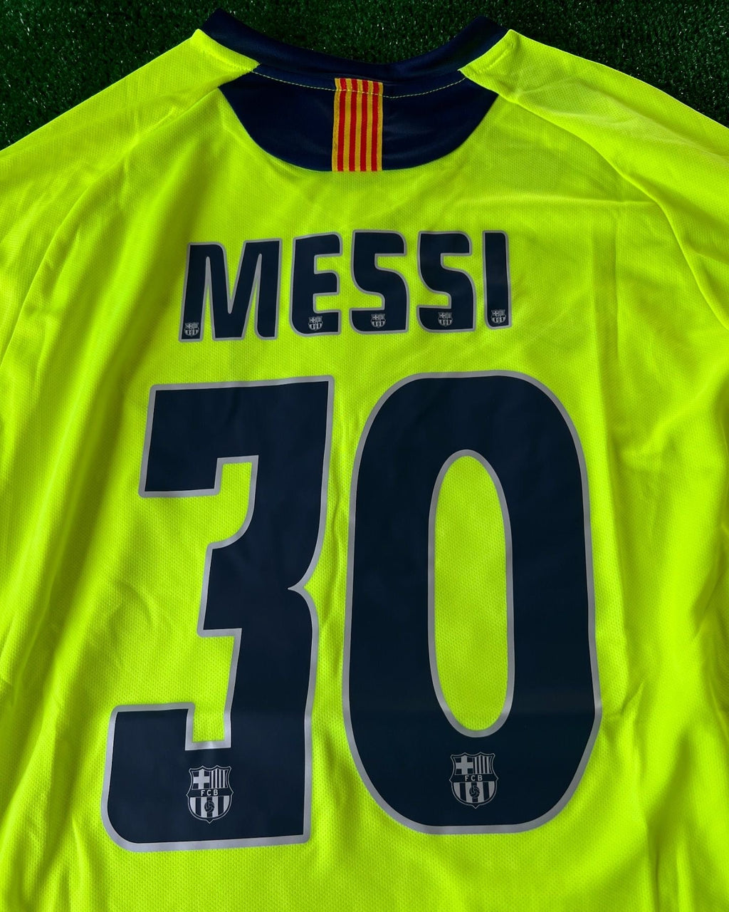 Lionel Messi Long-Sleeve Retro Yellow-Green Barcelona Jersey – 2005/06 Season