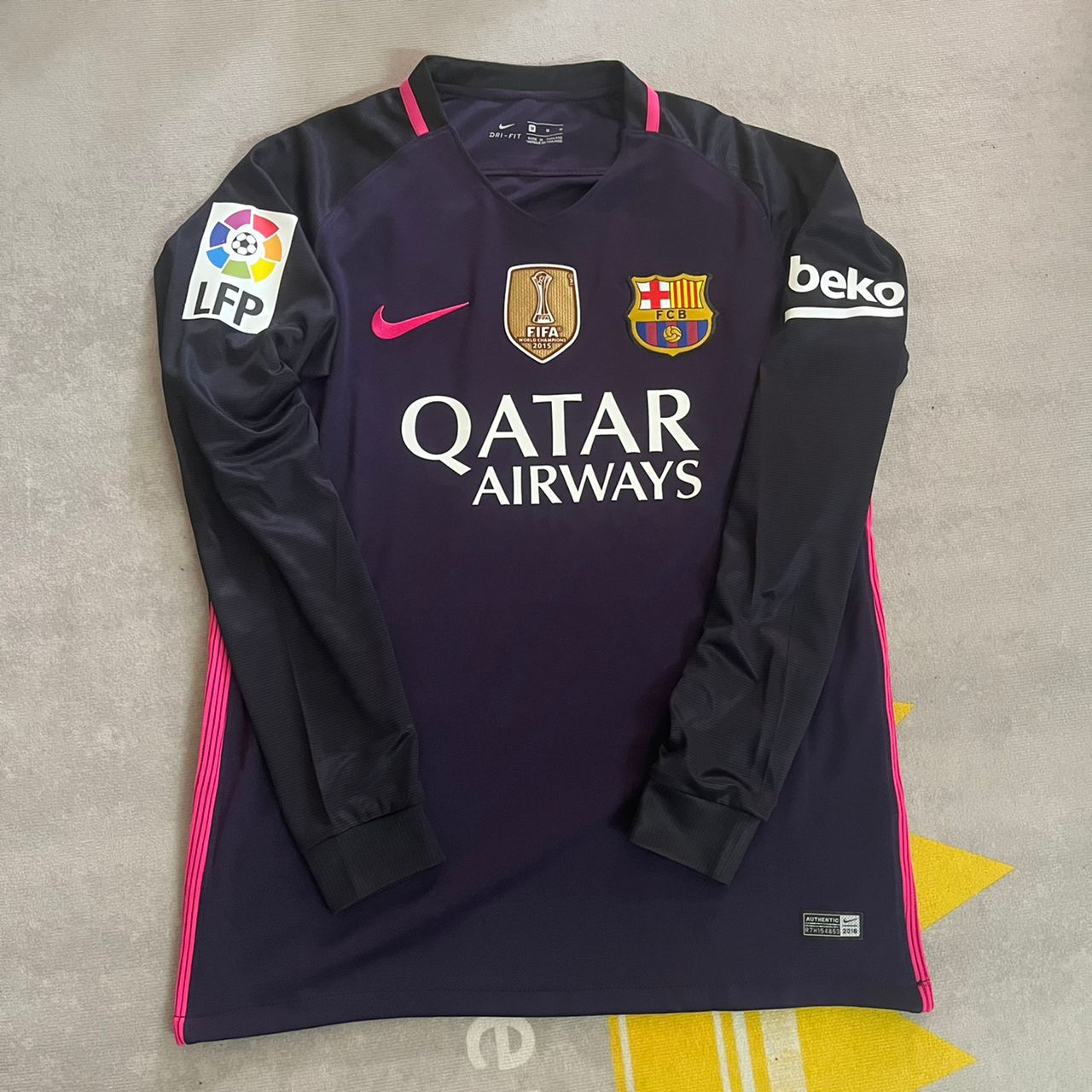 Neymar Jr Long-Sleeve Retro Pink Barcelona 2014/15 Jersey